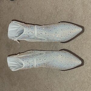 Very G Silver Rhinestone Western Boots